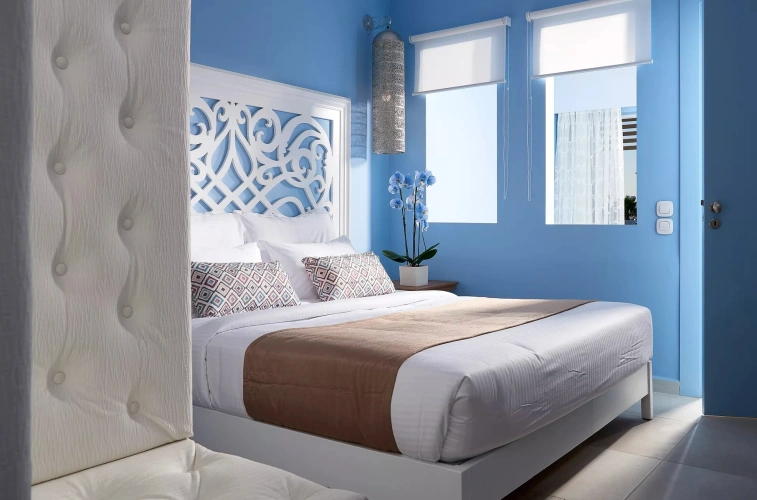 Swim-Up Double Mythos Junior Suite with direct sea view