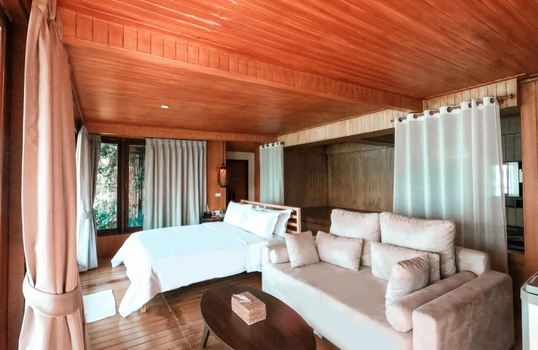 2 Bedrooms Jacuzzi Family Quadruple Suite with ocean view