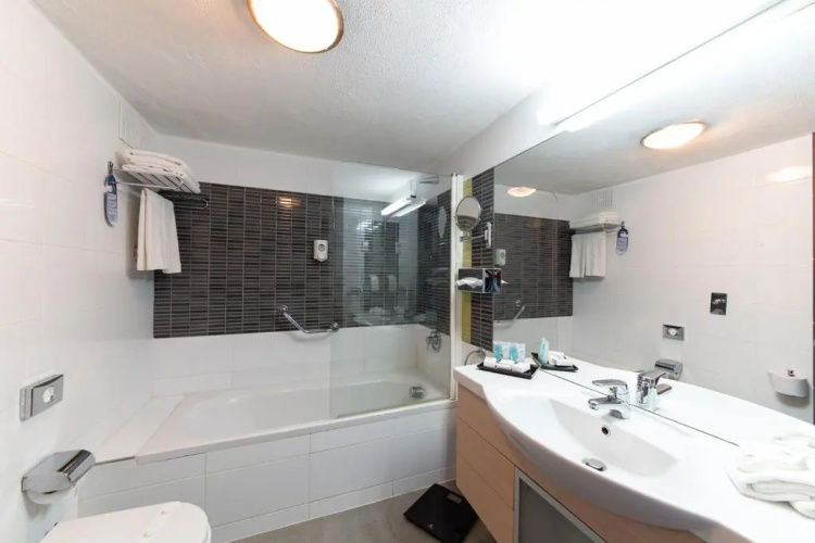 The Preluna Hotel photo 22