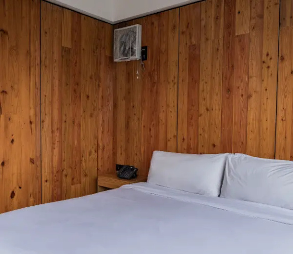 Quadruple Cabin 53