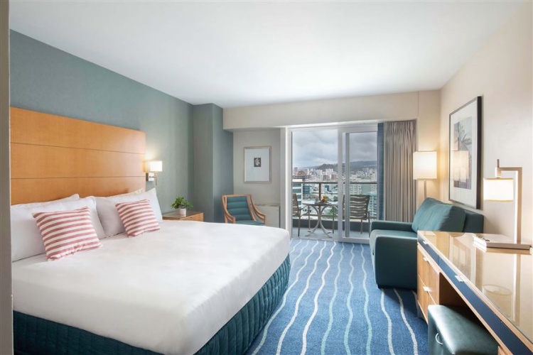 Waikiki Tower room with mountain view