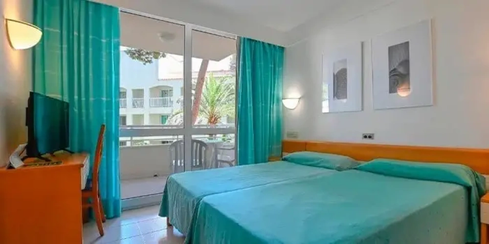 Triple room