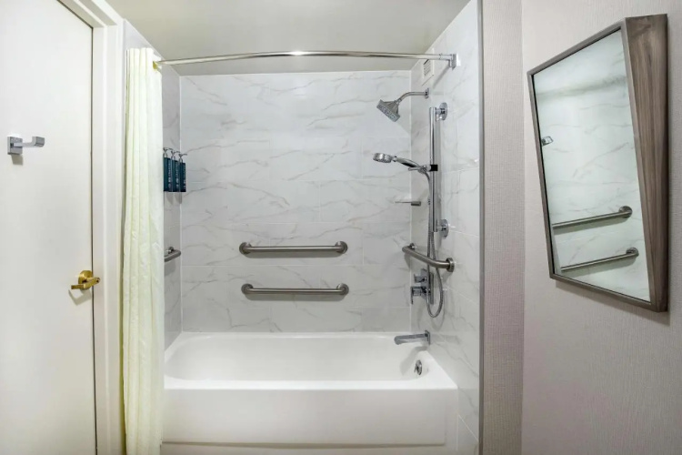 Hilton Greenville photo 15