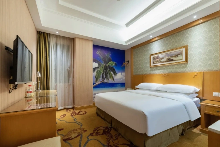Standard with no view Double room