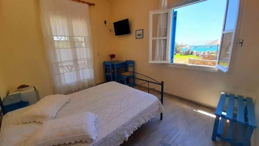 Agia Anna Hotel