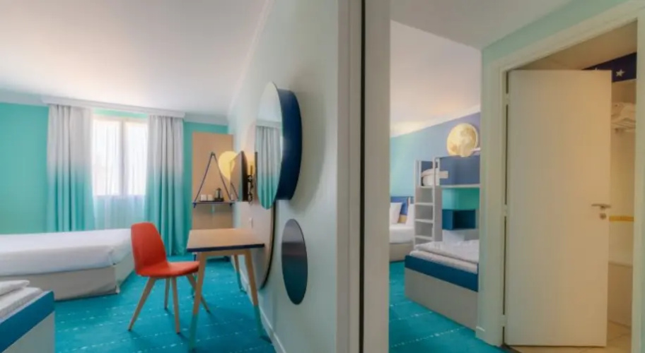 Connecting Family room