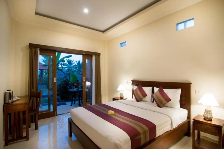 Deluxe Double room with pool view