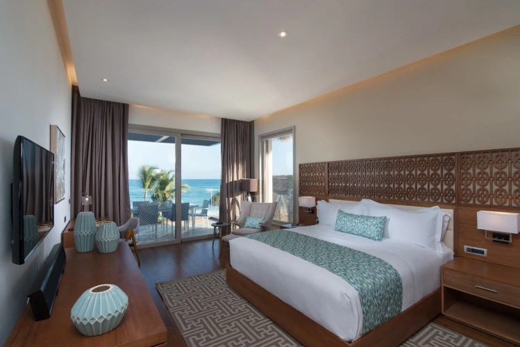 Deluxe Double Suite beachfront