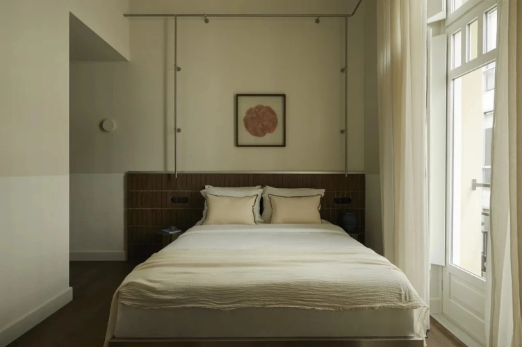 Medium room