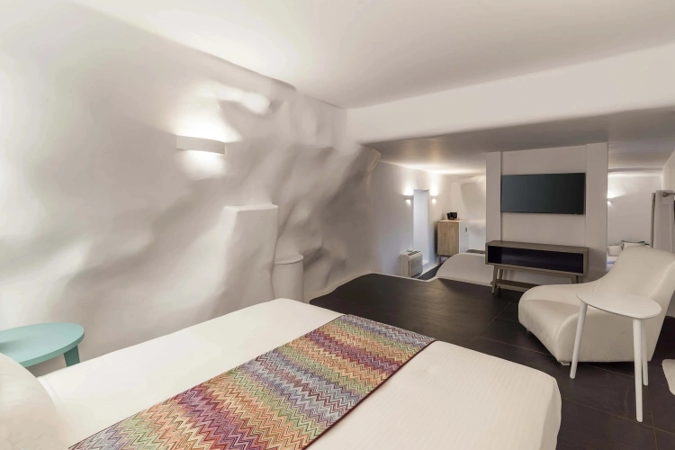 Chromata Infinity Pool Double Suite