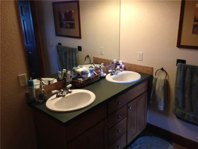 Kicking Horse Lodges