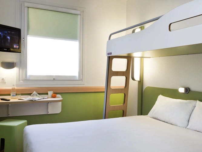 Triple room