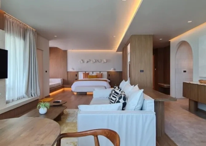 Honeymoon Pool Double Suite oceanfront