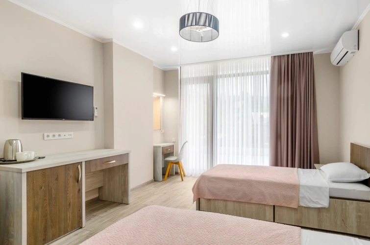 Standard Twin room with balcony