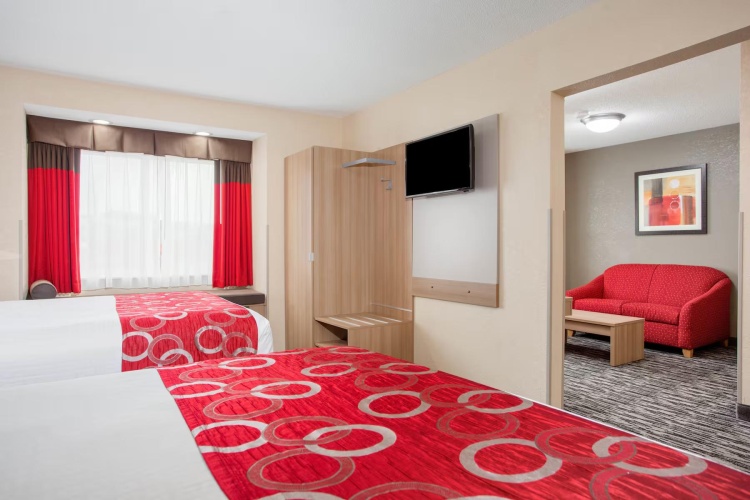 Quadruple Suite