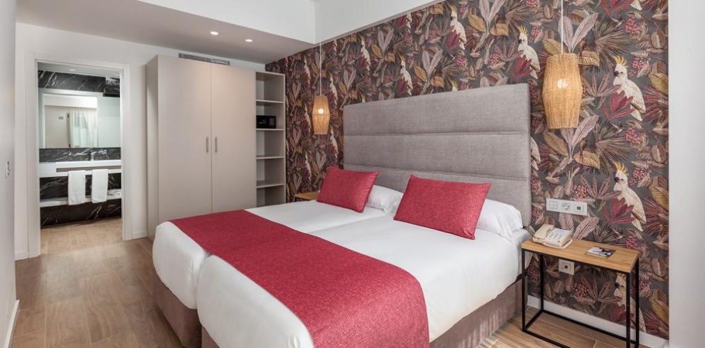 Adults Only Double Suite