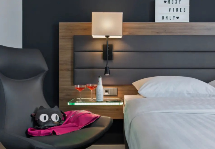 Moxy Extra Sleeper XL Double room