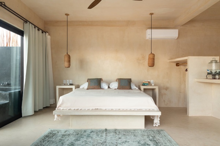 Master Deluxe Double Suite oceanfront