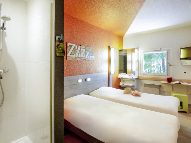 Twin room