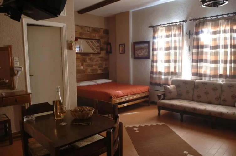 Standard Triple room