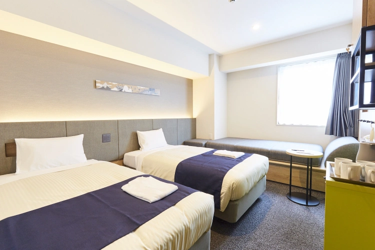 Corner Twin room