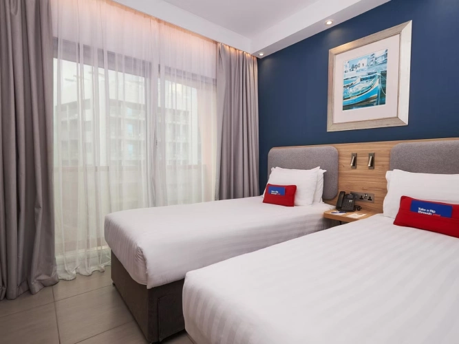 Standard Twin room with balcony