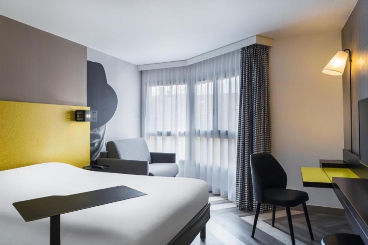 Standard Double Suite