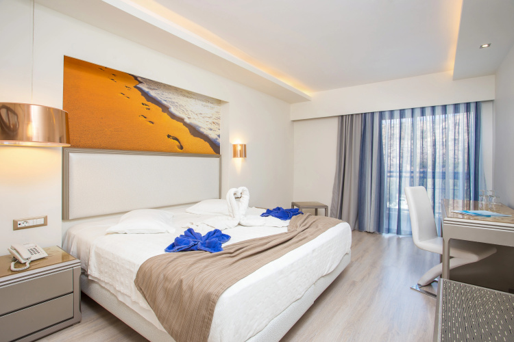 Pegasos Deluxe Beach Hotel photo 9