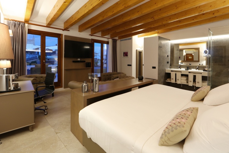 Sky Double Suite