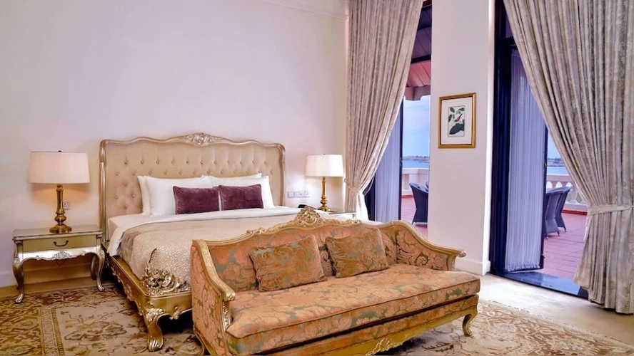 Signature Suite