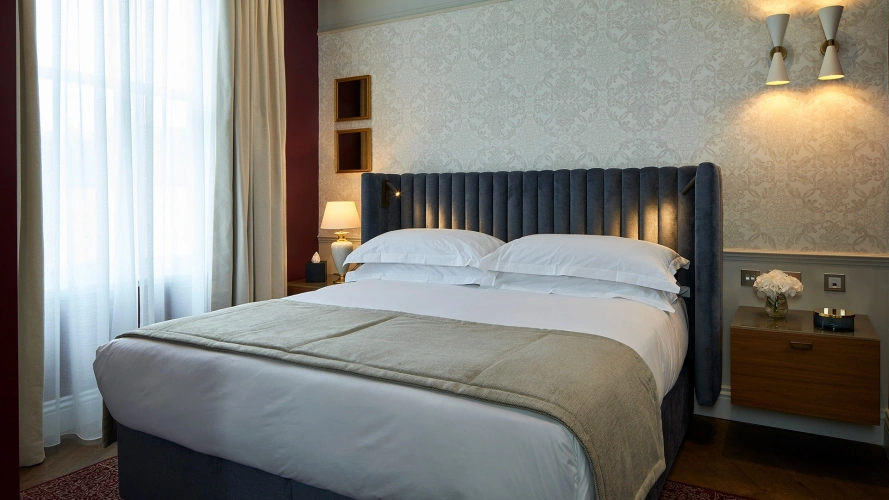 2 Bedrooms Luxury Apartment