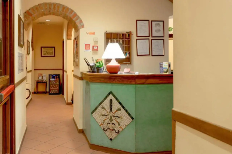 Monica Hotel