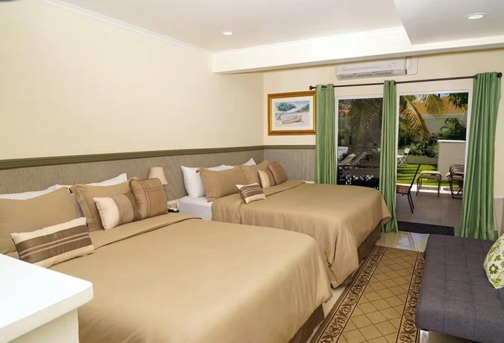 Deluxe Quadruple Suite