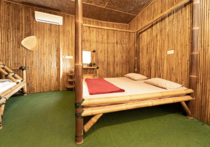Deluxe Sextuple Hakka Village