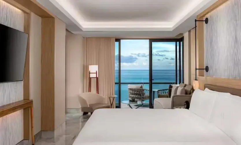 Master Corner Double Suite oceanfront