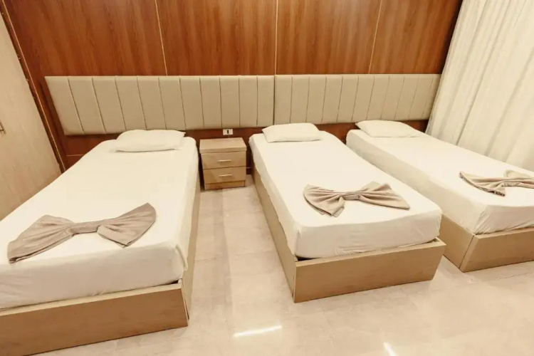 City Hotel