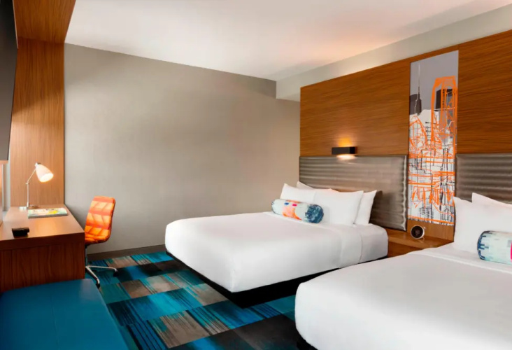 Aloft Quadruple room