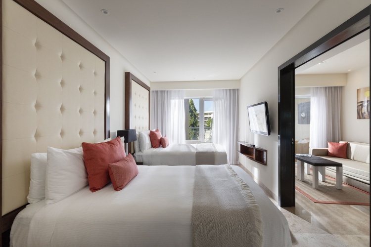 Nikte Swim Up Double Suite