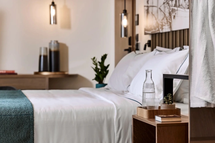 Deluxe Double Suite with partial sea view