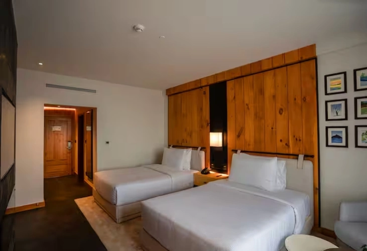 Twin room with mountain view