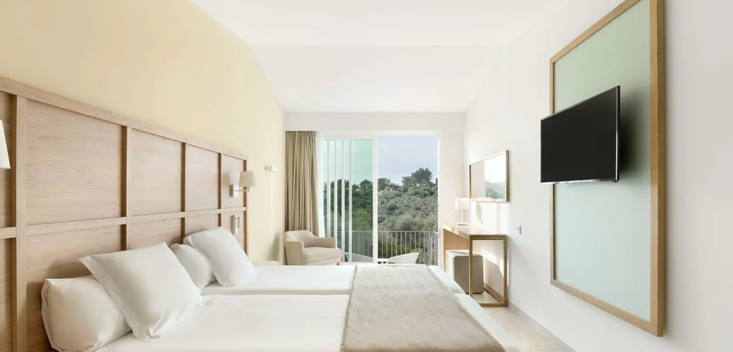 Family Quadruple Suite with garden view
