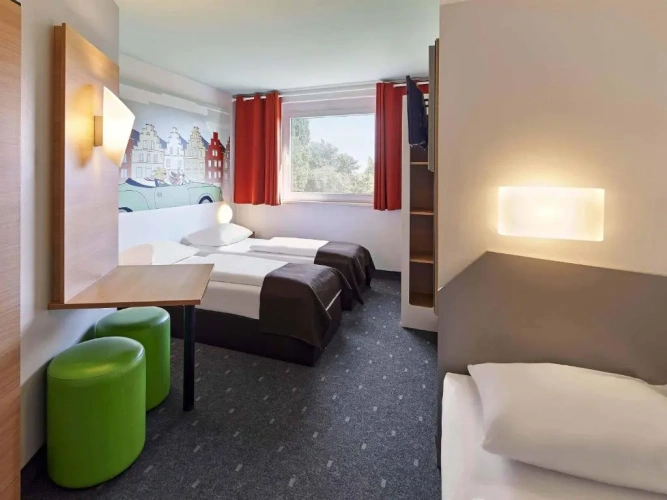 Standard Triple room