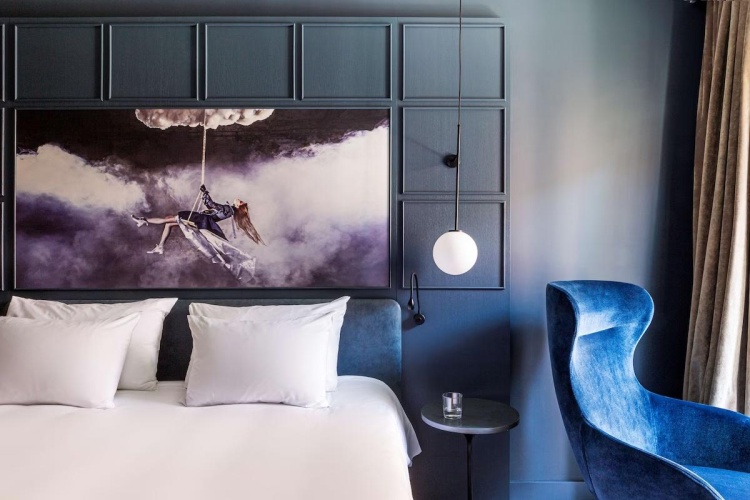 Premium Double room with balcony and with Square view