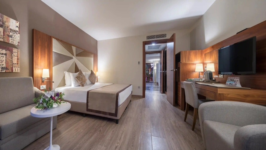 Lagoon Family Suite