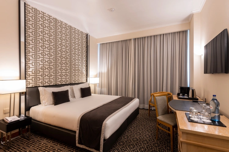 Superior Double room with city view
