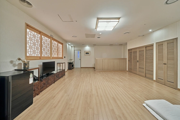 Ondol Family room