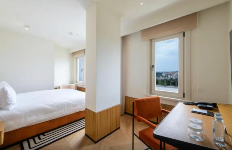 Deluxe Double room with balcony and with sea view