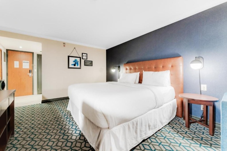 King Bed room