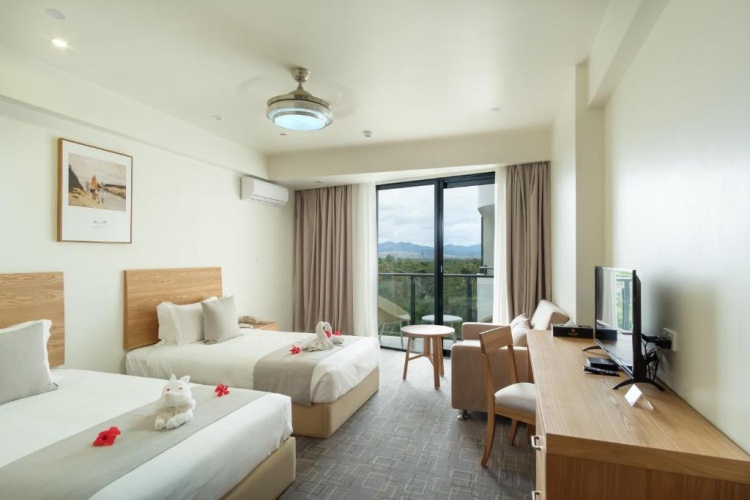 Twin room with sunset view