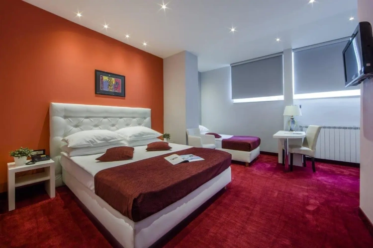 Triple room